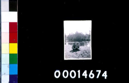 Eva Lilian Rastall and Frank Harcourt Smythe on beach at Wallacia