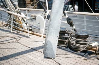 Slide depicting a rope caught under a metal pillar on deck