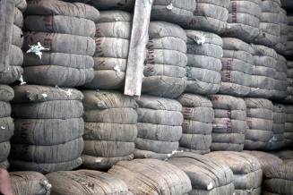 Slide depicting wool bales fully loaded in the cargo