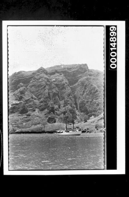 Starboard view of the anchored yacht SIRIUS, Nuku Hiva Island