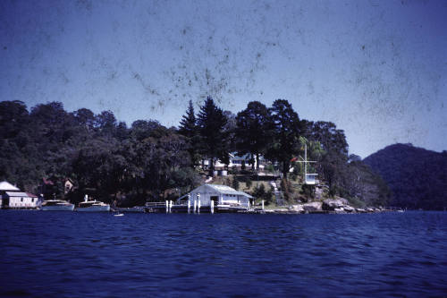 Image of houses and boats at Cottage Point