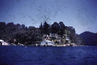 Image of houses and boats at Cottage Point