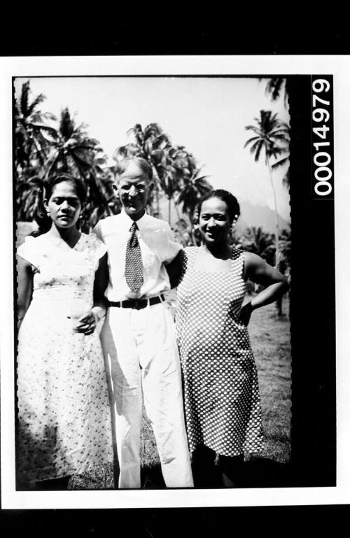 Harold Nossiter Snr with two young Tahitian women