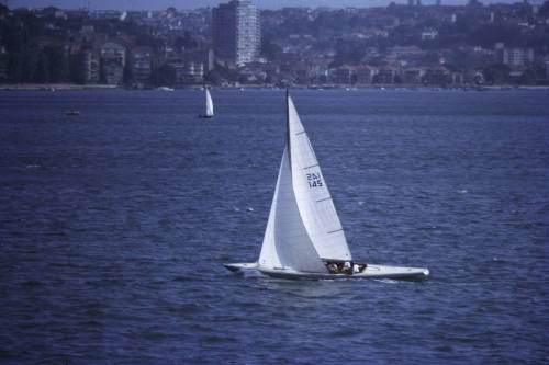 Image of yacht sailing on Sydney Harbour