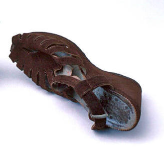 Woman's shoe belonging to a Lithuanian migrant