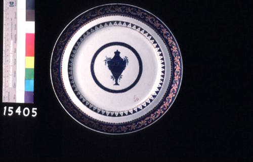 Plate part of a Chinese export Porcelain dinner service, made during the Quianlong period