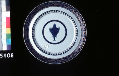 Plate part of a Chinese export Porcelain dinner service, made during the Quianlong period