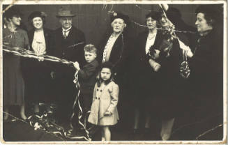 Photograph of members of Basil Helm's family departing for England