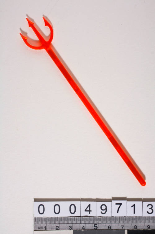 P&O HIMALAYA  devil's pitchfork swizzle stick : red