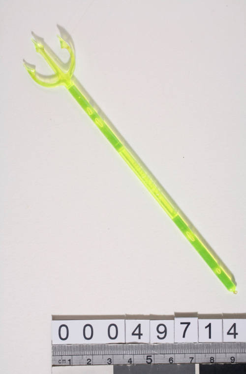 P&O HIMALAYA  devil's pitchfork swizzle stick : yellow