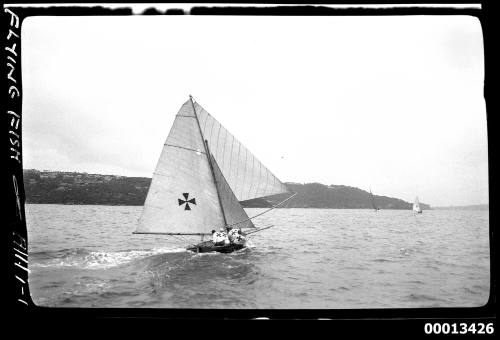 18-foot skiff FLYING FISH on Sydney Harbour