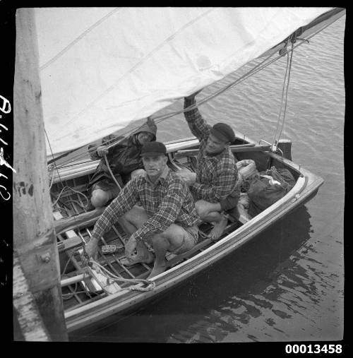 18-foot skiff JENNY IV on Sydney Harbour