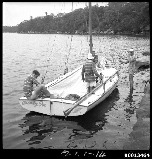 18-foot skiff BEVERLEY TOO on Sydney Harbour