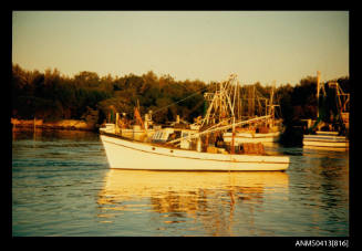 Photograph depicting the fishing vessel NAUTILUS II