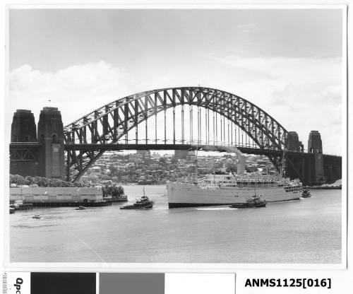 SS STRATHEDEN entering Sydney Harbour