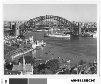 Cruise ship departing Sydney