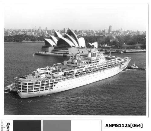 P&O liner ORIANA being turned around for her departure from Sydney Harbour assisted by two tugboats